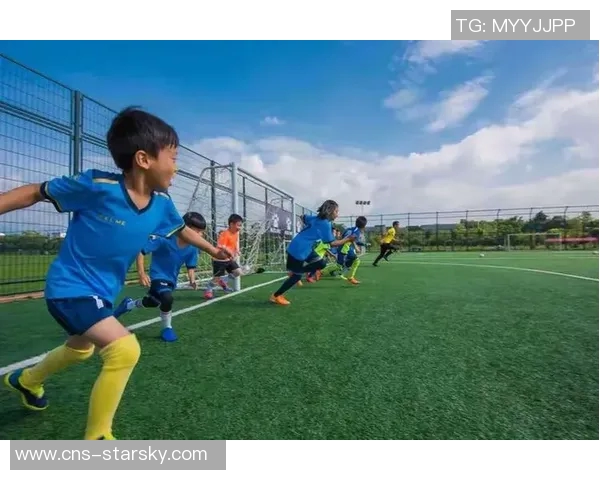 提升球技与团队合作能力的足球培训班全方位课程介绍与报名指南